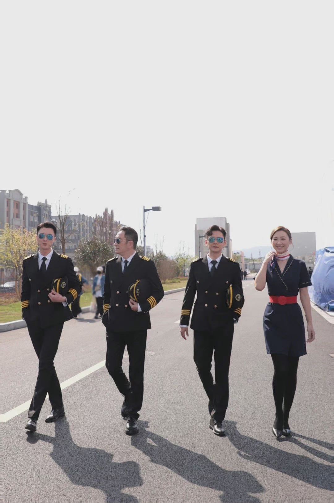 王浩信、张振朗、高海宁神还原《冲上云霄》❓制服诱惑好靓仔靓女啊😍