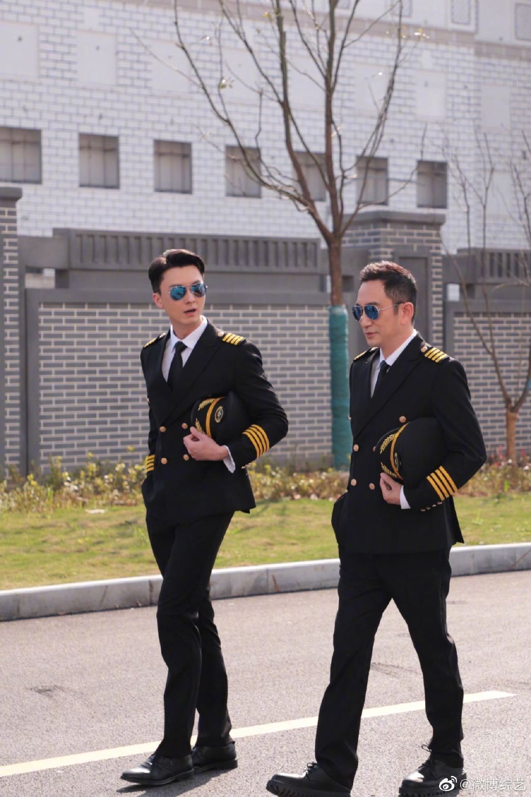 王浩信、张振朗、高海宁神还原《冲上云霄》❓制服诱惑好靓仔靓女啊😍