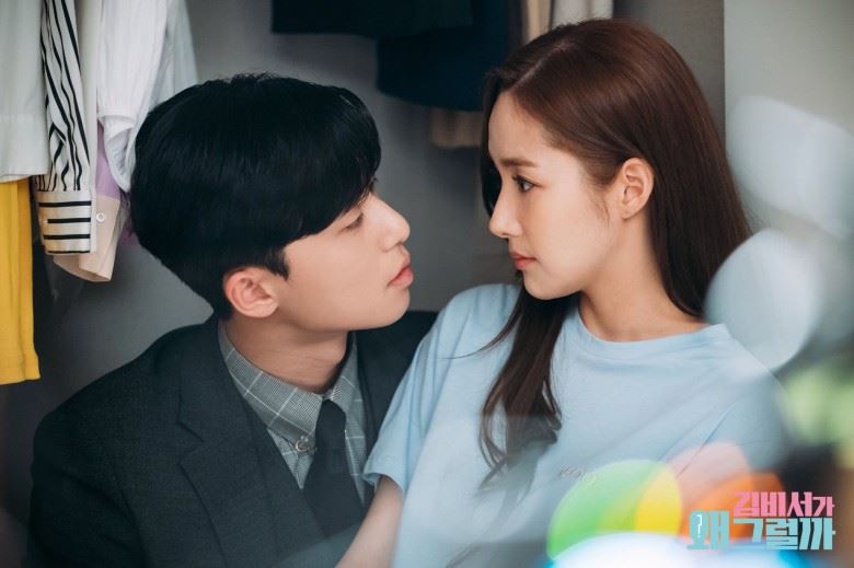朴叙俊与朴敏英又要亲啦！《金秘书》预告衣柜之吻