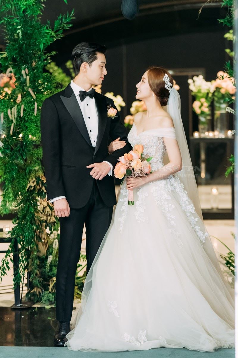 【多图】《金秘书》隐藏版婚纱照公开!朴朴cp深情对望太般配