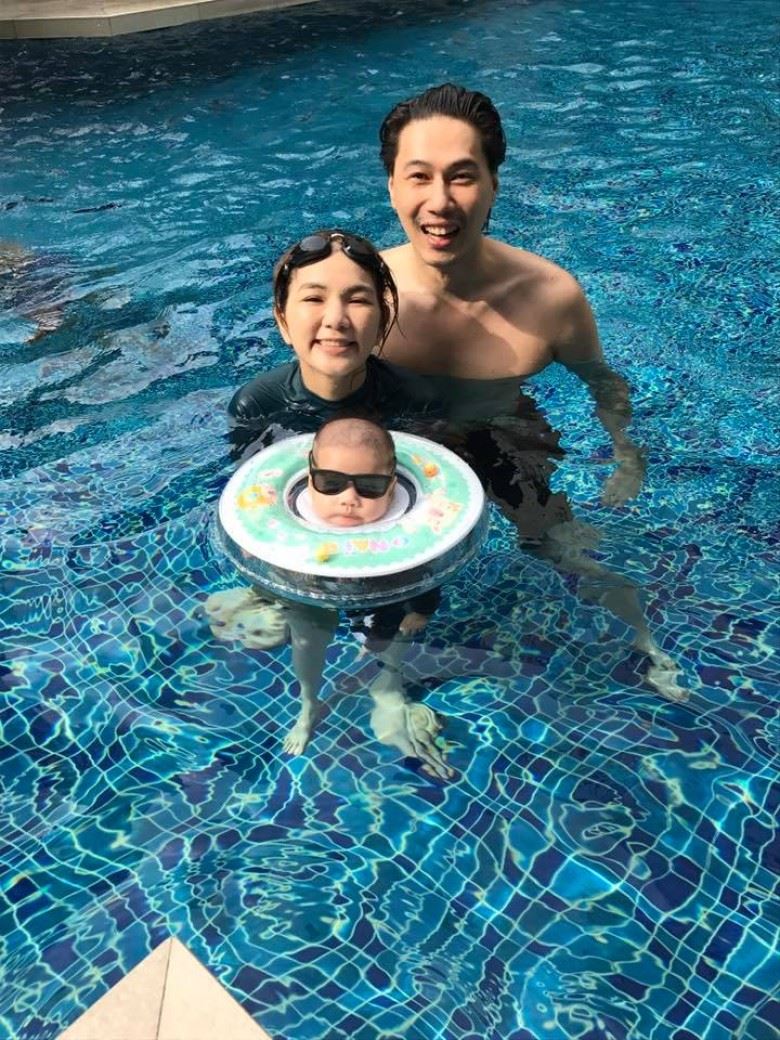 ella和老公浪漫水底之吻闪爆全场！儿子都没眼看啦