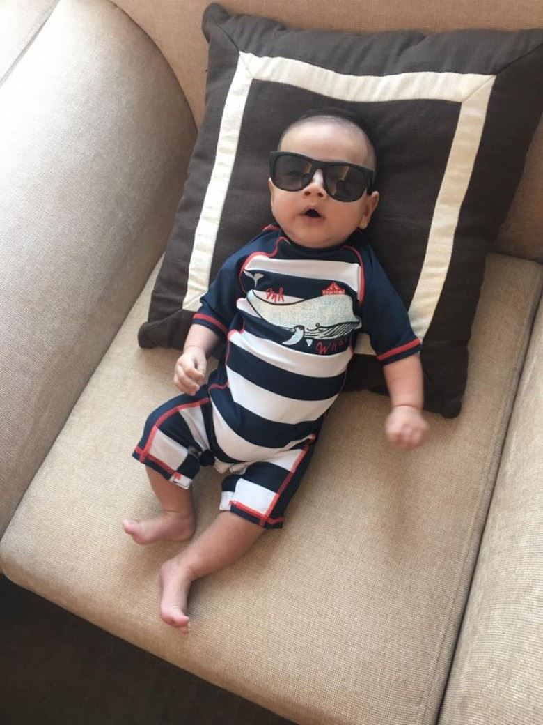 ella和老公浪漫水底之吻闪爆全场！儿子都没眼看啦