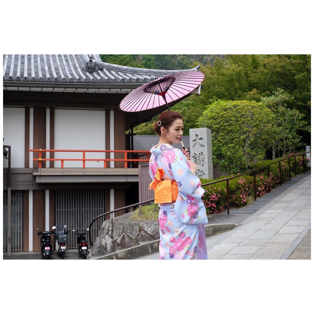 【多图】吕慧仪日本和服体验！晒出43寸长腿超吸眼
