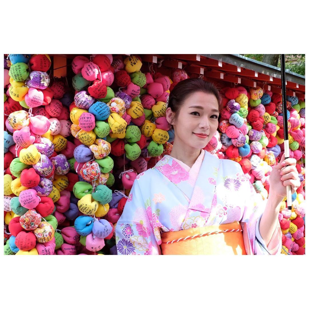 【多图】吕慧仪日本和服体验！晒出43寸长腿超吸眼