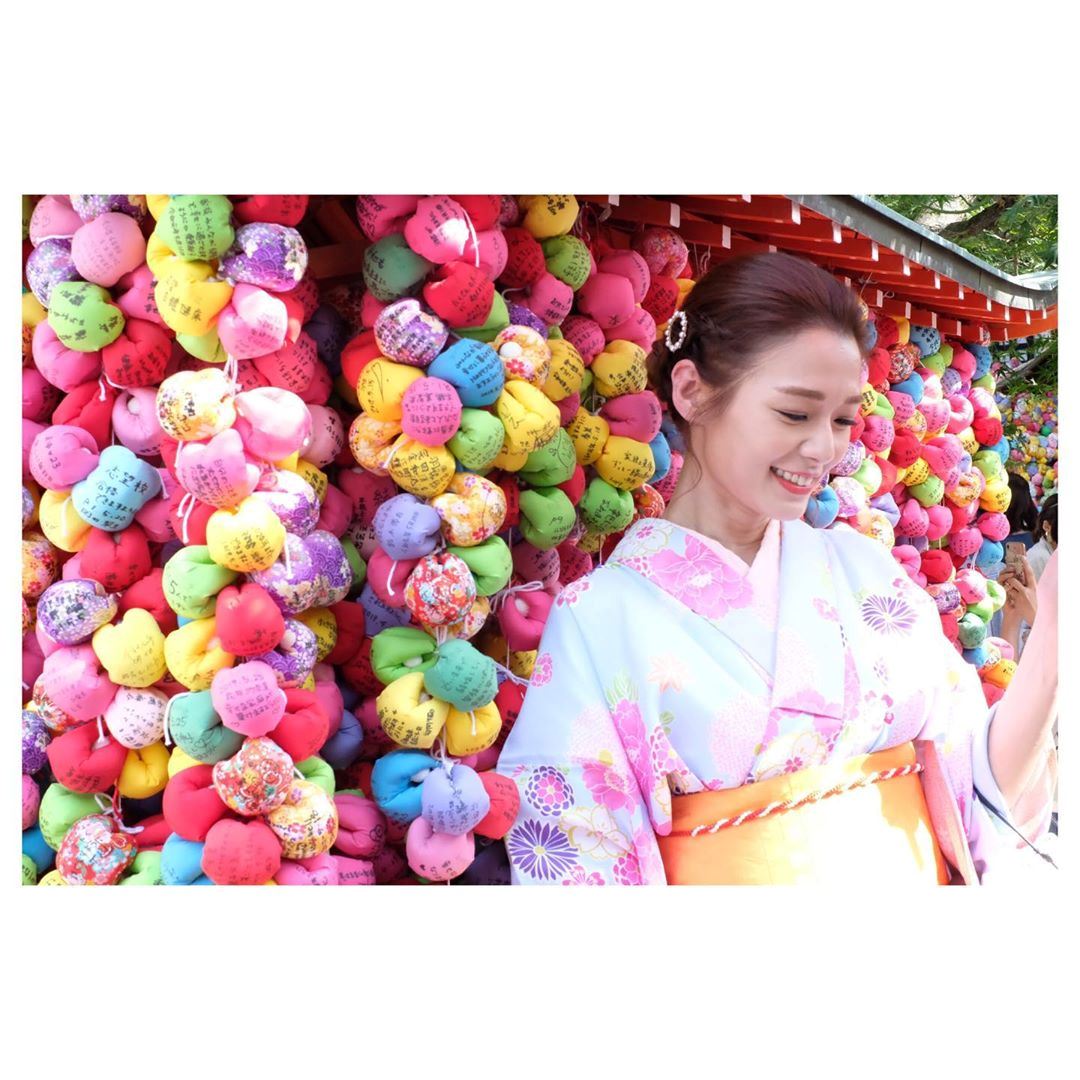 【多图】吕慧仪日本和服体验！晒出43寸长腿超吸眼