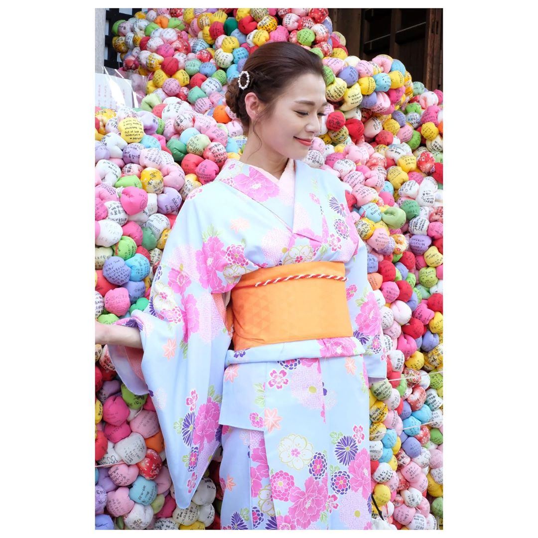 【多图】吕慧仪日本和服体验！晒出43寸长腿超吸眼