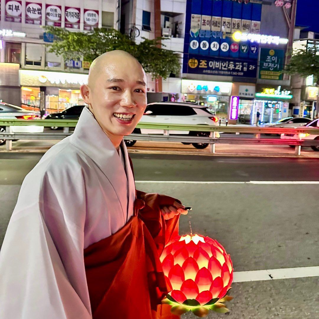 韩国高颜值和尚爆红❗ig粉丝激增3万人😲