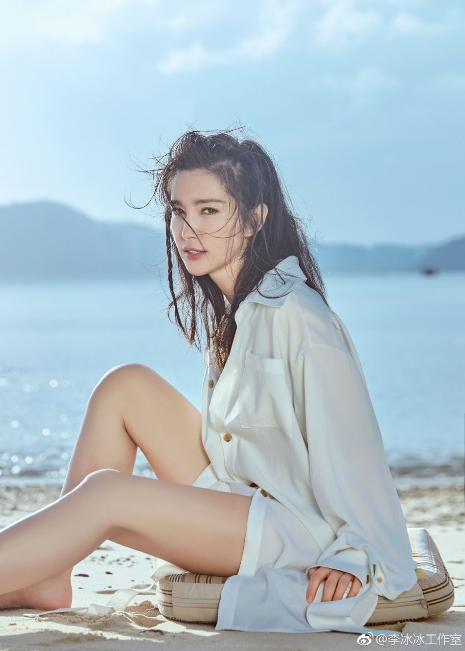 【多图】生日派福利！李冰冰晒性感泳装写真！大秀蜂腰加长腿