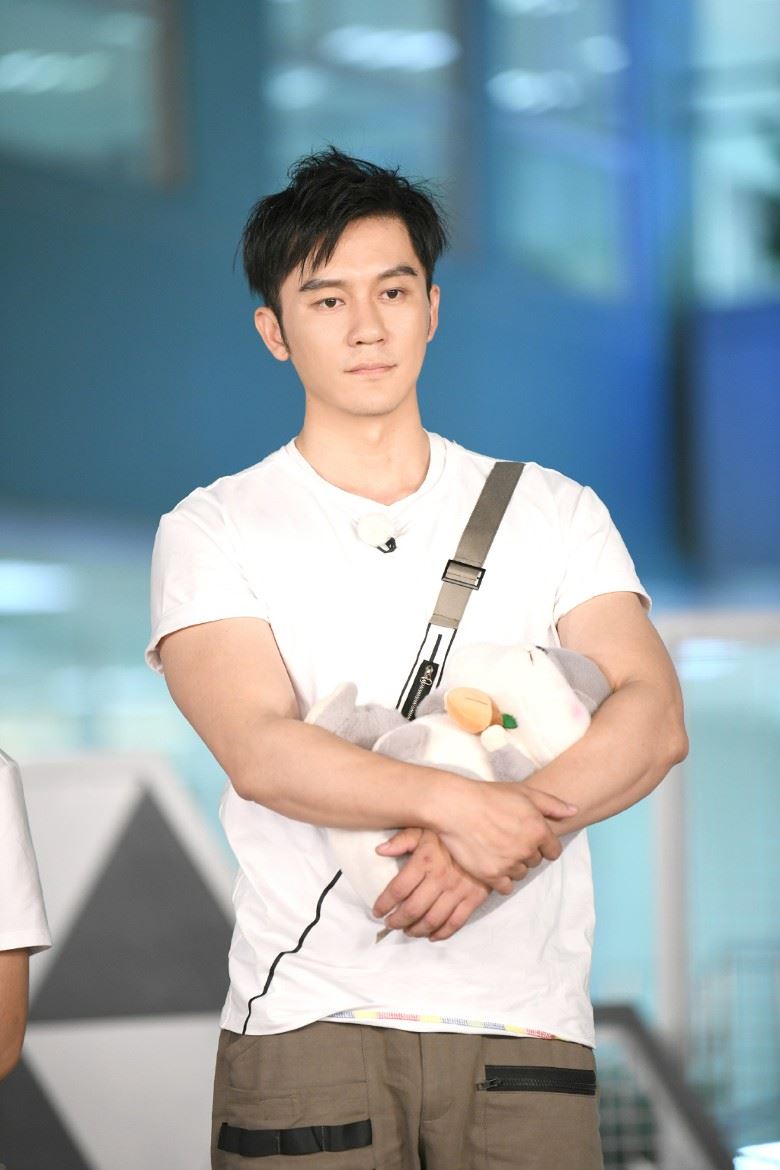 李晨被爆有新女友了？！对象可是新加坡千金