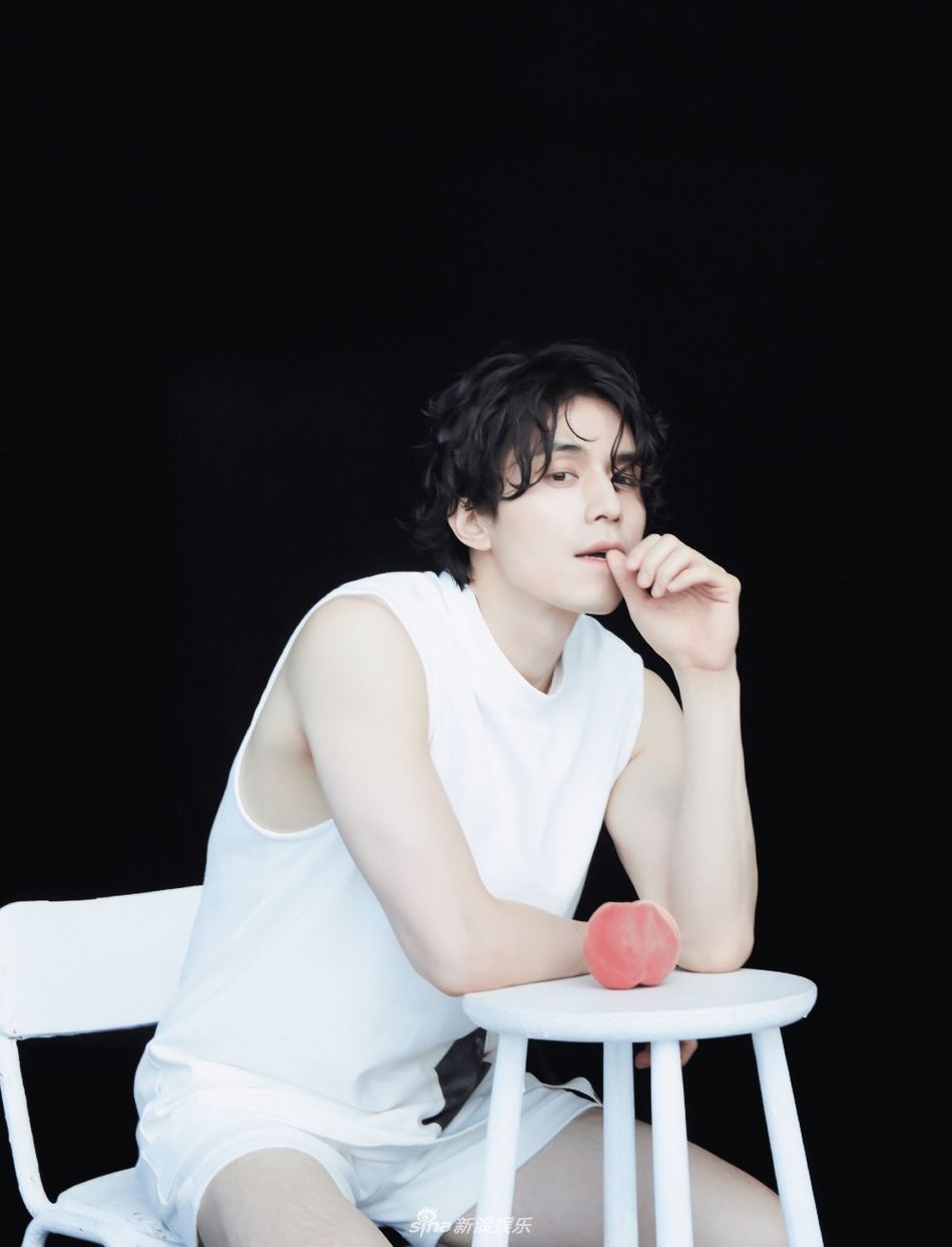 新写真辣出新level！李栋旭大晒结实上半身