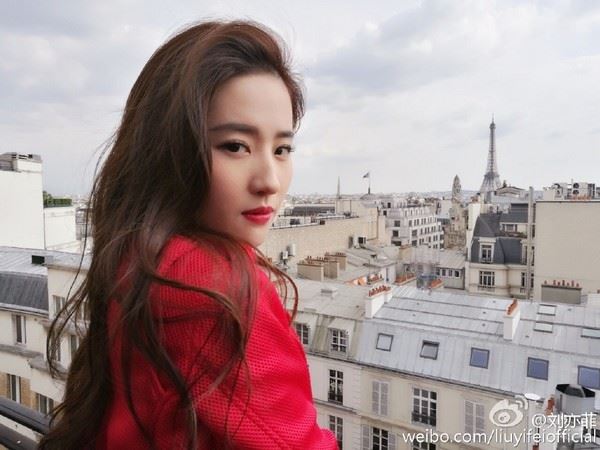 刘亦菲3年前直播被网友疯狂截图！关美肌「真实颜值」现形