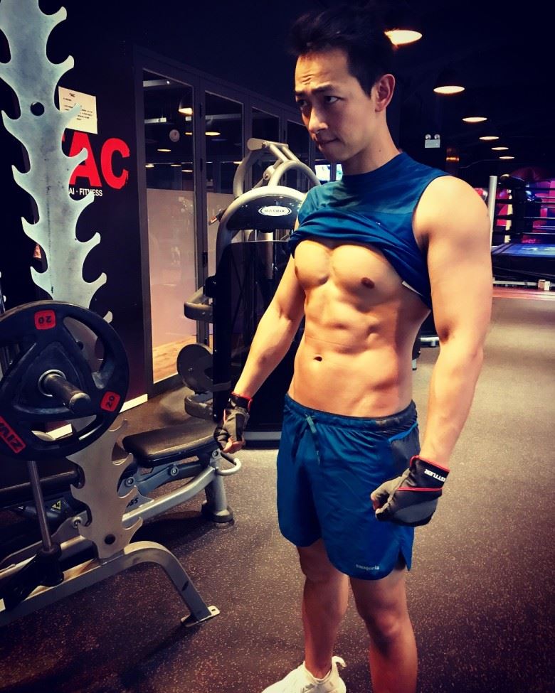 这位tvb男演员到底是谁？网友：胸还大过女生