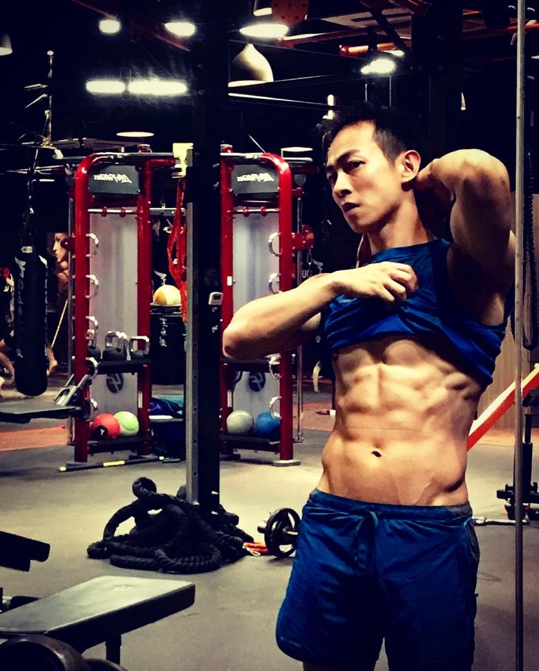 这位tvb男演员到底是谁？网友：胸还大过女生