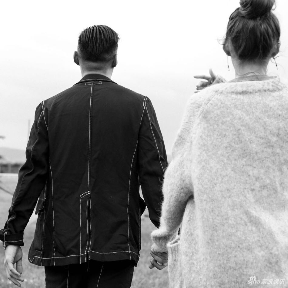 高清婚照新鲜出炉！余文乐王棠云澳洲完婚 彭于晏也在场