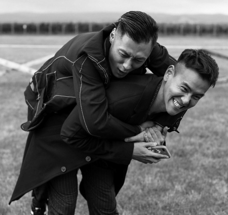 高清婚照新鲜出炉！余文乐王棠云澳洲完婚 彭于晏也在场