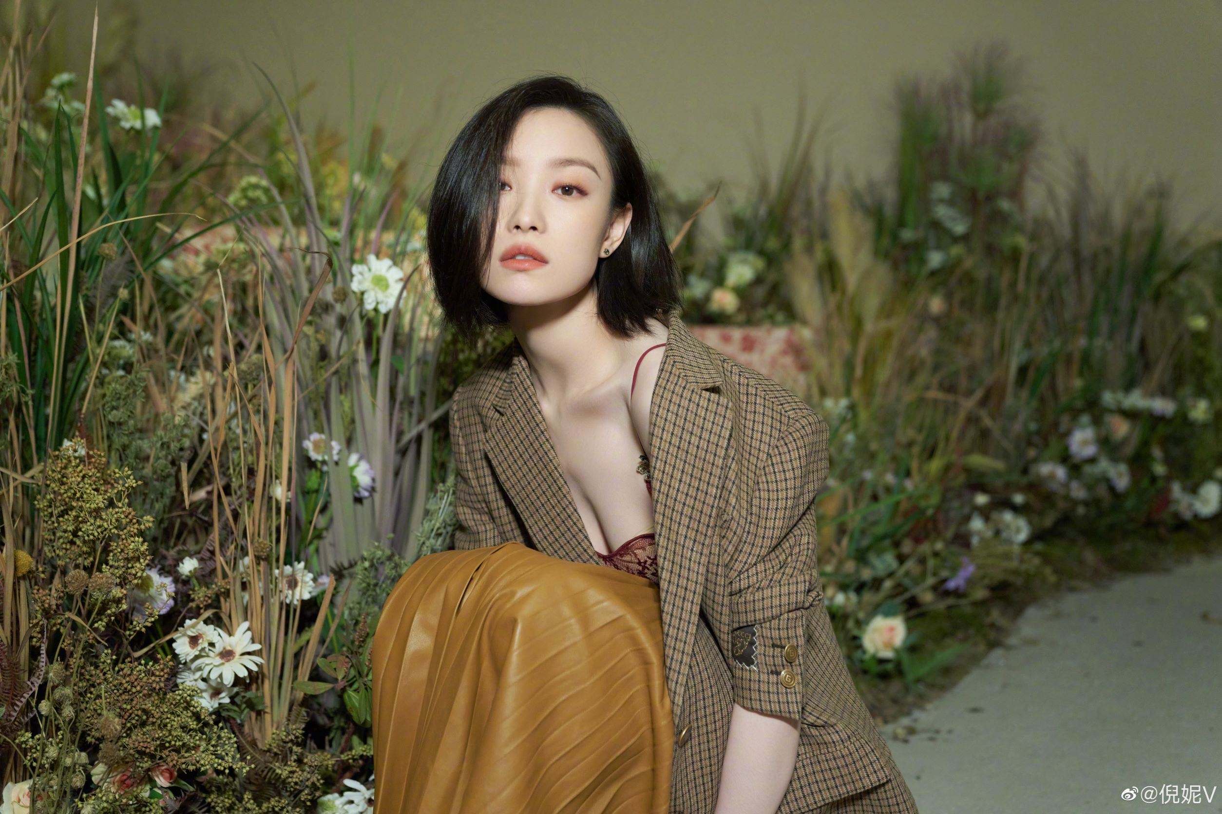 🎬朱一龙、倪妮、文咏珊悬疑电影《消失的她》正式官宣🔥 海报藏细节画中有“话”🧐