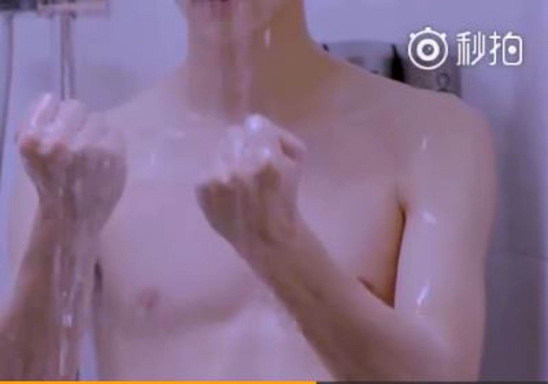 《甜蜜暴击》鹿晗难得露肉！却被粉丝劝：把衣服穿回去