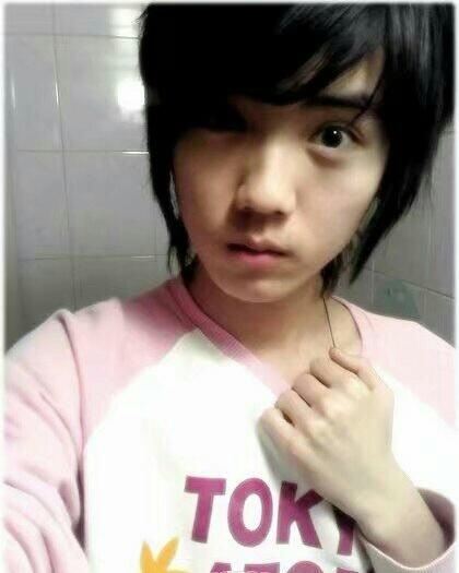 真材实料没整形！鹿晗上学时期素颜照超青涩