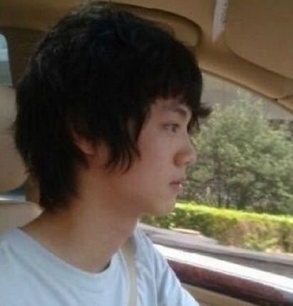 真材实料没整形！鹿晗上学时期素颜照超青涩