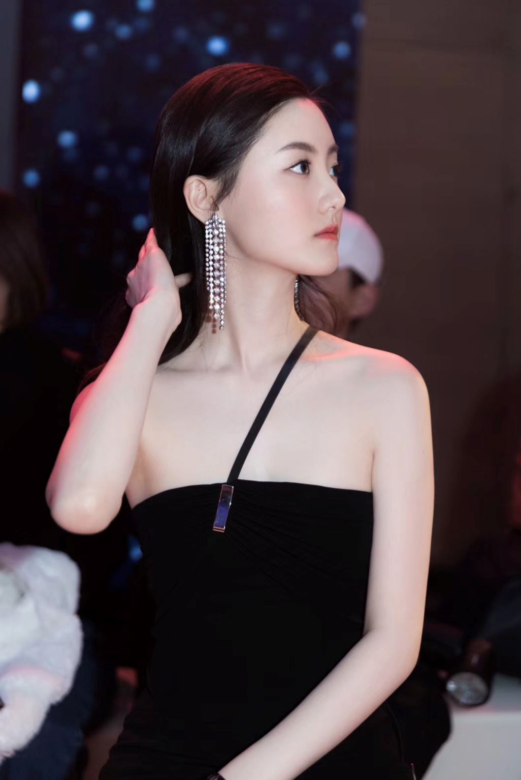 《亲爱的，热爱的》李现“前女友们”被扒出！每位都样靓身材正