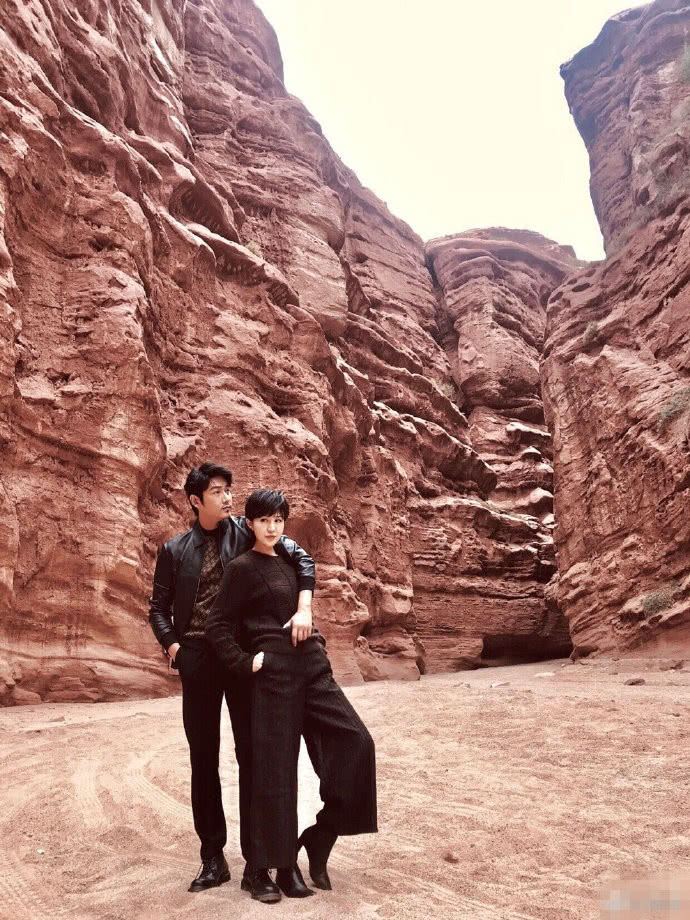 【多图】陆毅和鲍蕾山岳间拍写真！画面好有feel啊