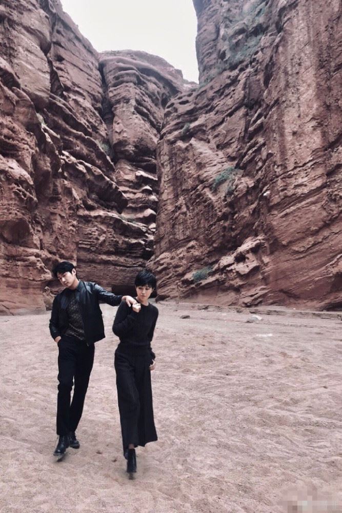 【多图】陆毅和鲍蕾山岳间拍写真！画面好有feel啊
