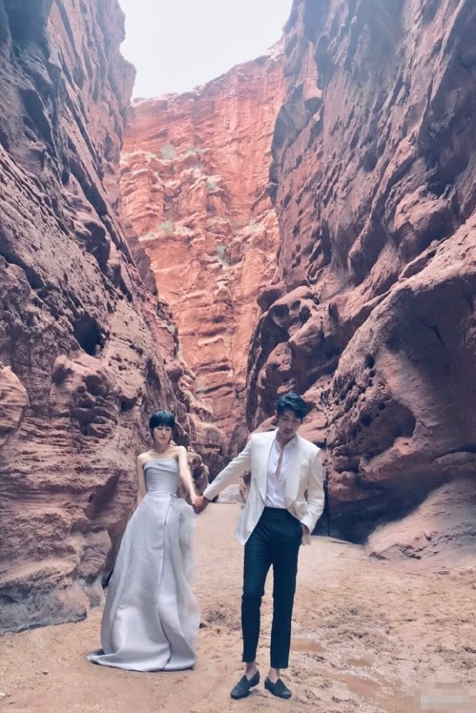 【多图】陆毅和鲍蕾山岳间拍写真！画面好有feel啊