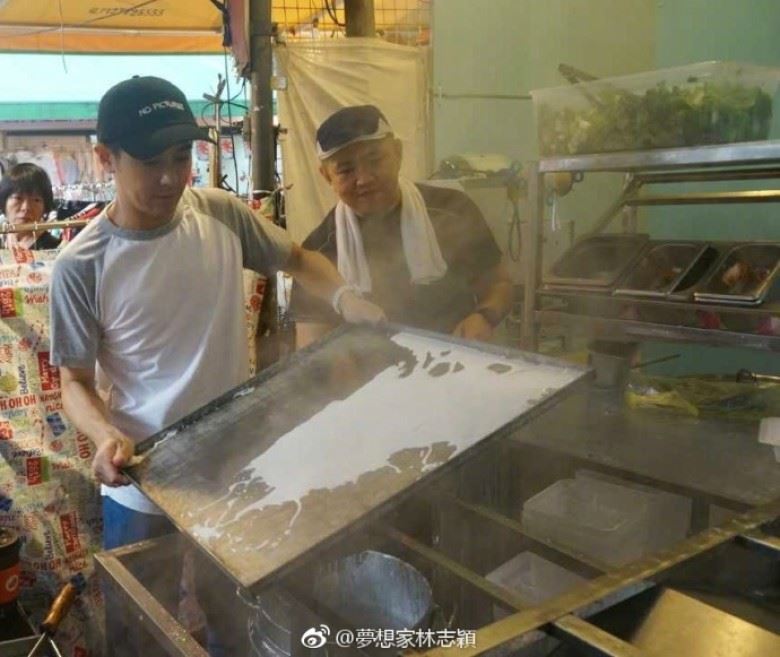 晒兄弟合照！林志颖帮大哥卖肠粉 三弟职业也被爆 竟是...&nbsp;