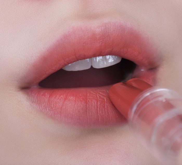 5分钟极速出门!3步完成李圣经闪烁眼妆