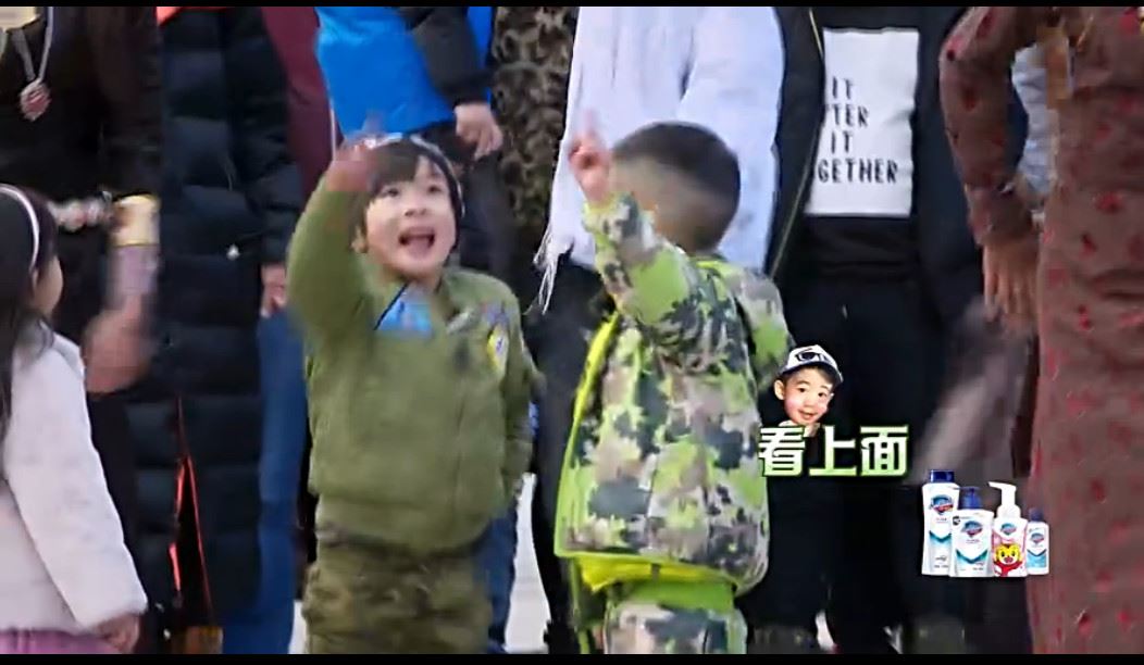 《爸爸去哪儿5》max终于找到伴聊天啦！与jasper英文对话超软萌