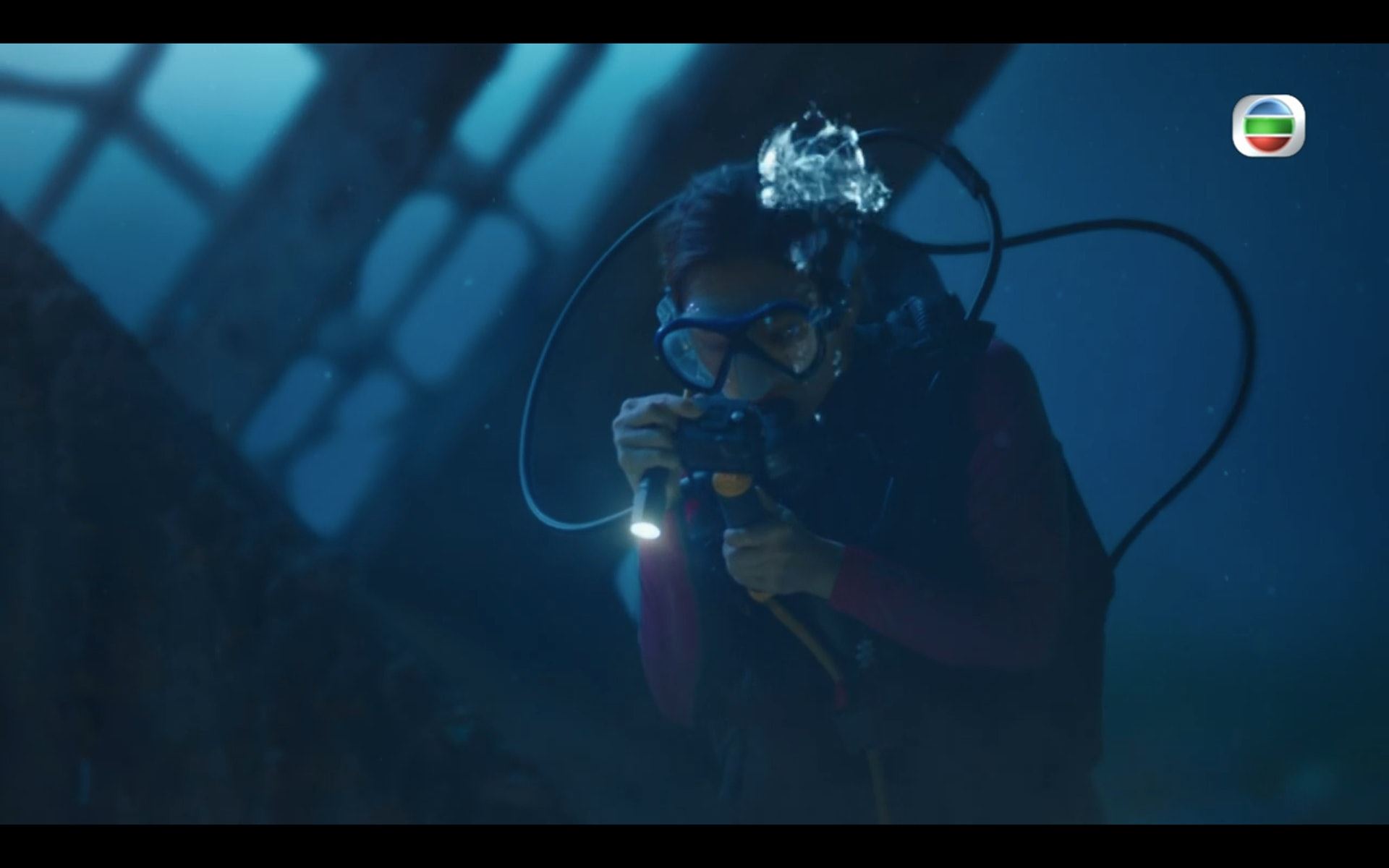 【影片】《刑侦日记》王浩信、王敏奕潜水戏原来是这样拍的❗️可说是电影级数制作🔥