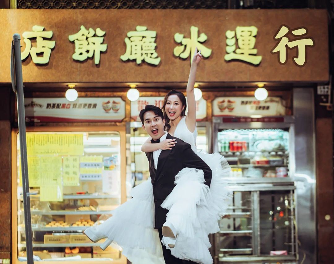 黄美棋返「行运茶餐厅」拍婚纱照💍曾在星爷电影《行运一条龙》里饰演小芬女🔥