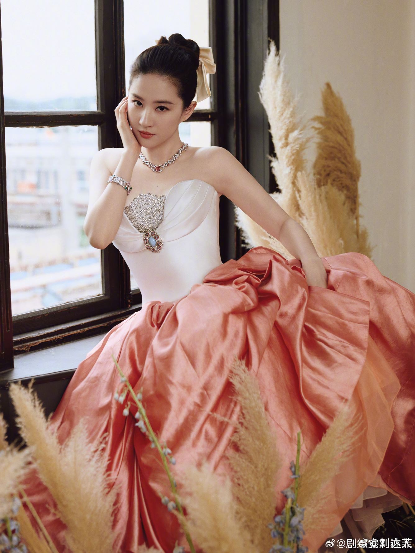 📺电视剧《玫瑰的故事》定档6月8日❗刘亦菲、林一上演浪漫姐弟恋💗