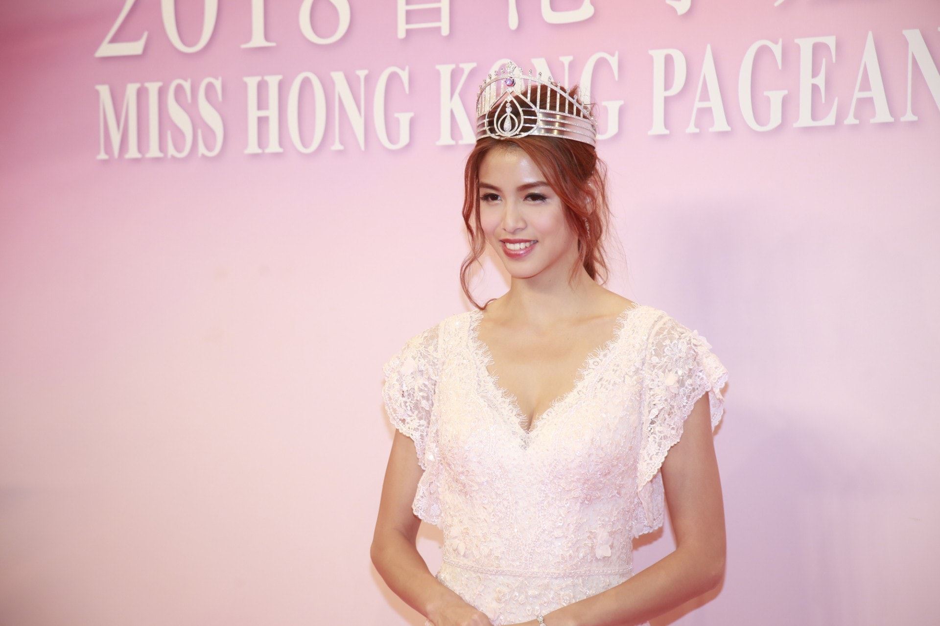 《港姐2018》女艺人闪过美姐！陈凯琳田蕊妮蔡思贝大斗性感