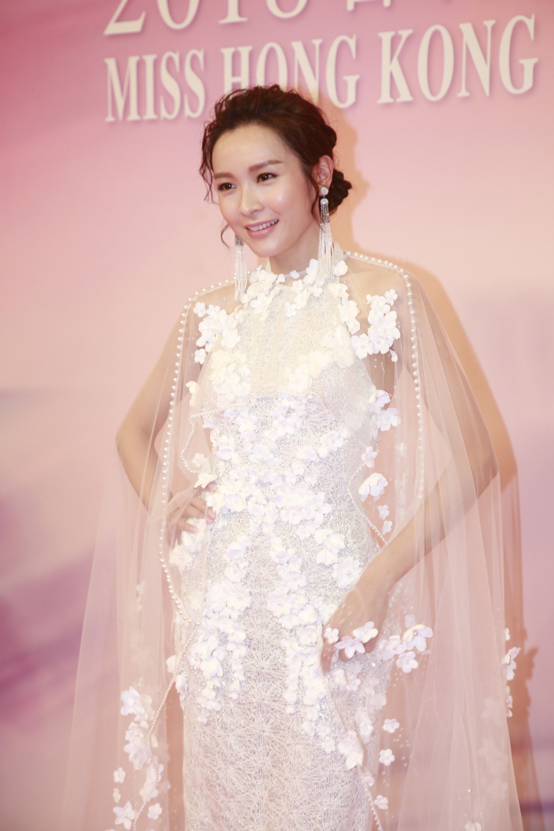 《港姐2018》女艺人闪过美姐！陈凯琳田蕊妮蔡思贝大斗性感