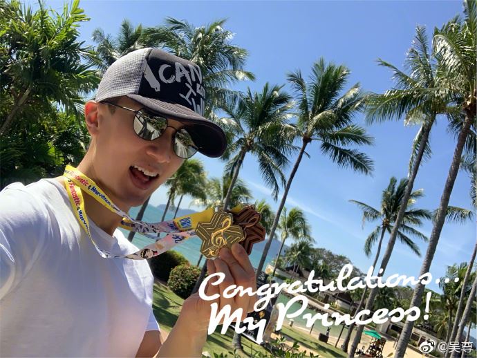 芭蕾舞比赛站c位!neinei 拿金牌和铜牌!吴尊骄傲晒图