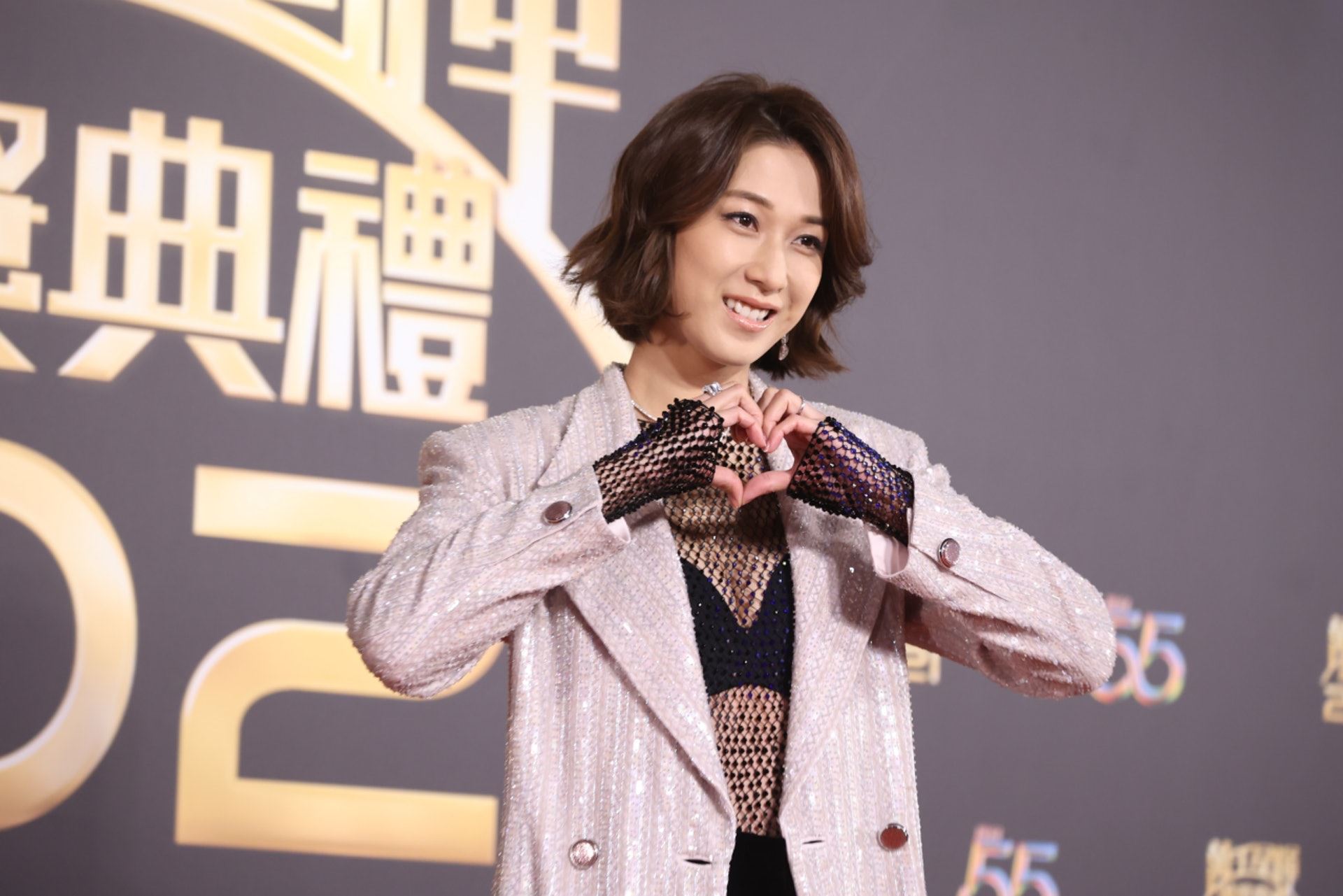 【多图】《万千星辉》女艺员红地毡look逐个看❗️陈自瑶低胸大露背