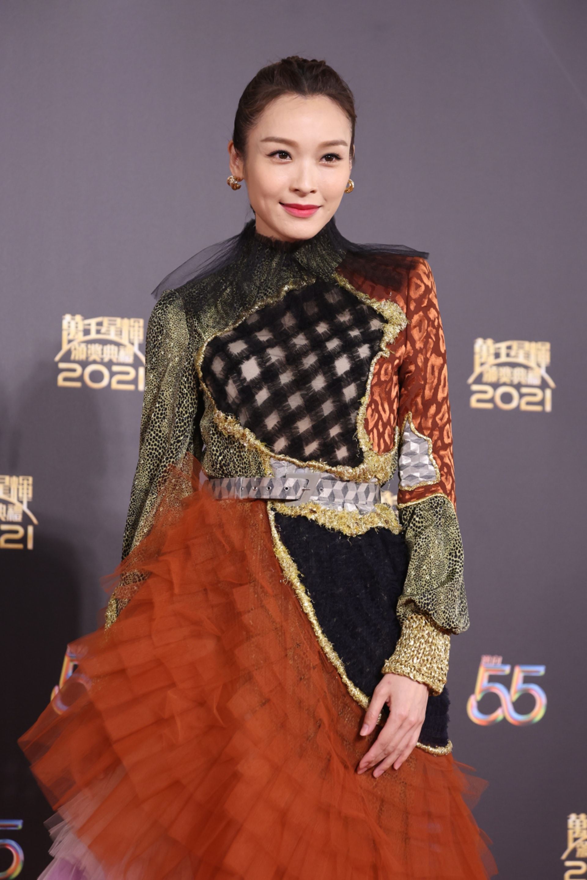 【多图】《万千星辉》女艺员红地毡look逐个看❗️陈自瑶低胸大露背