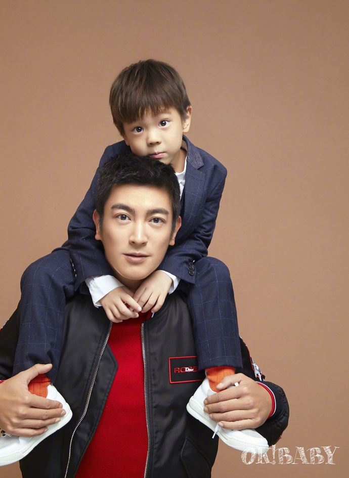 父子照这样拍超有型！杜江和儿子拍封面逗趣有爱
