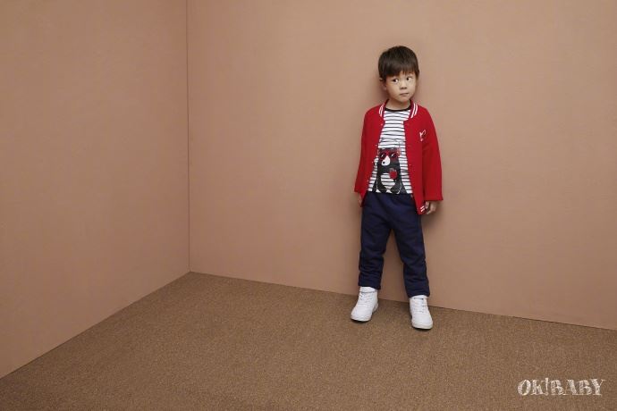 父子照这样拍超有型！杜江和儿子拍封面逗趣有爱