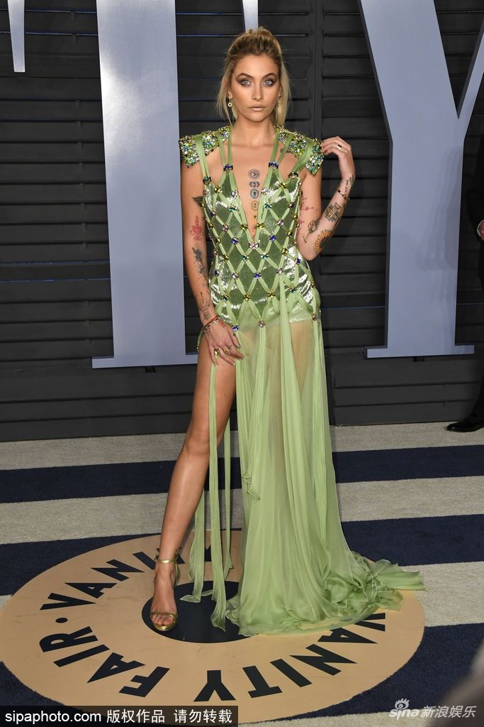奥斯卡名利场派对美图！众女星低胸透视高开衩比拼性感