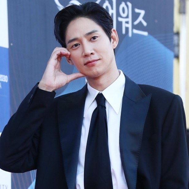 🇰🇷朴成勋本人超级奈斯❗被餐厅阿姨打后背「放过放过贤佑和海仁吧」🤣