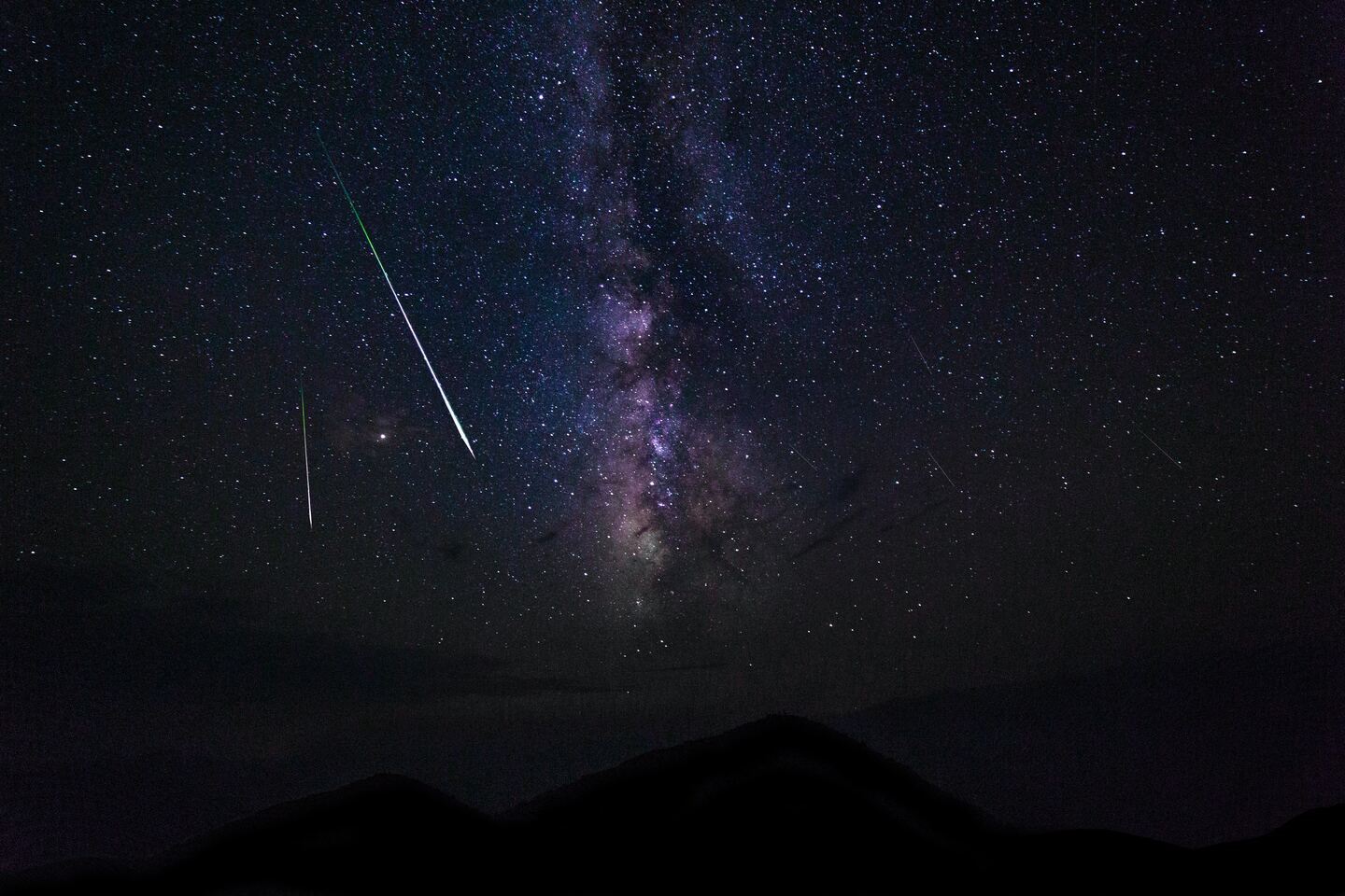 ✨一起来看流星雨❗8月13日是英仙座流星雨的高峰期🤩