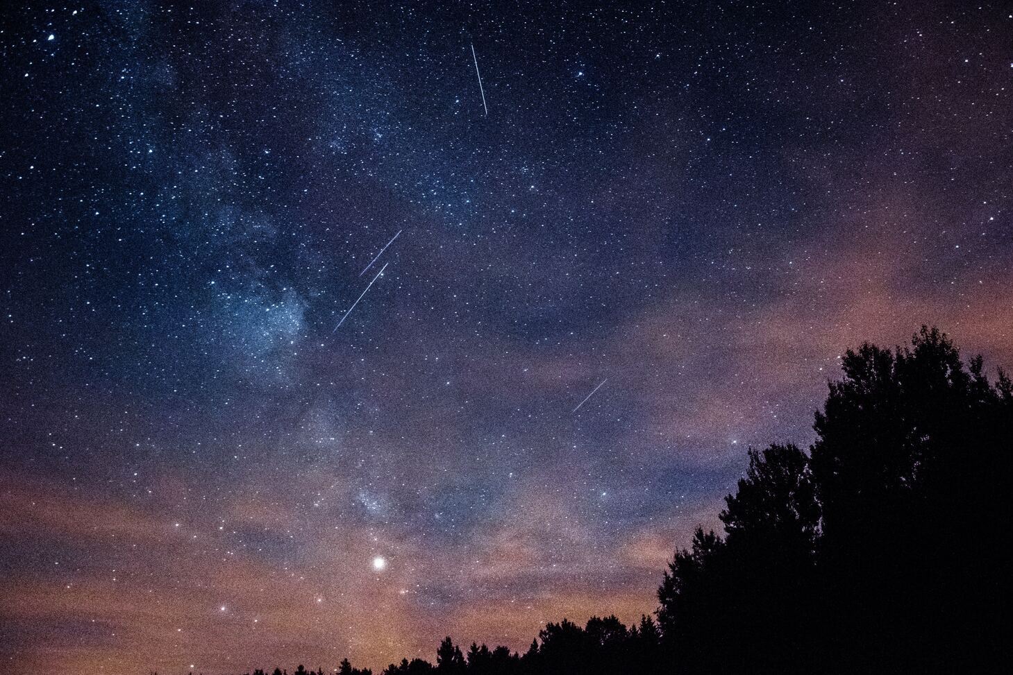 ✨一起来看流星雨❗8月13日是英仙座流星雨的高峰期🤩