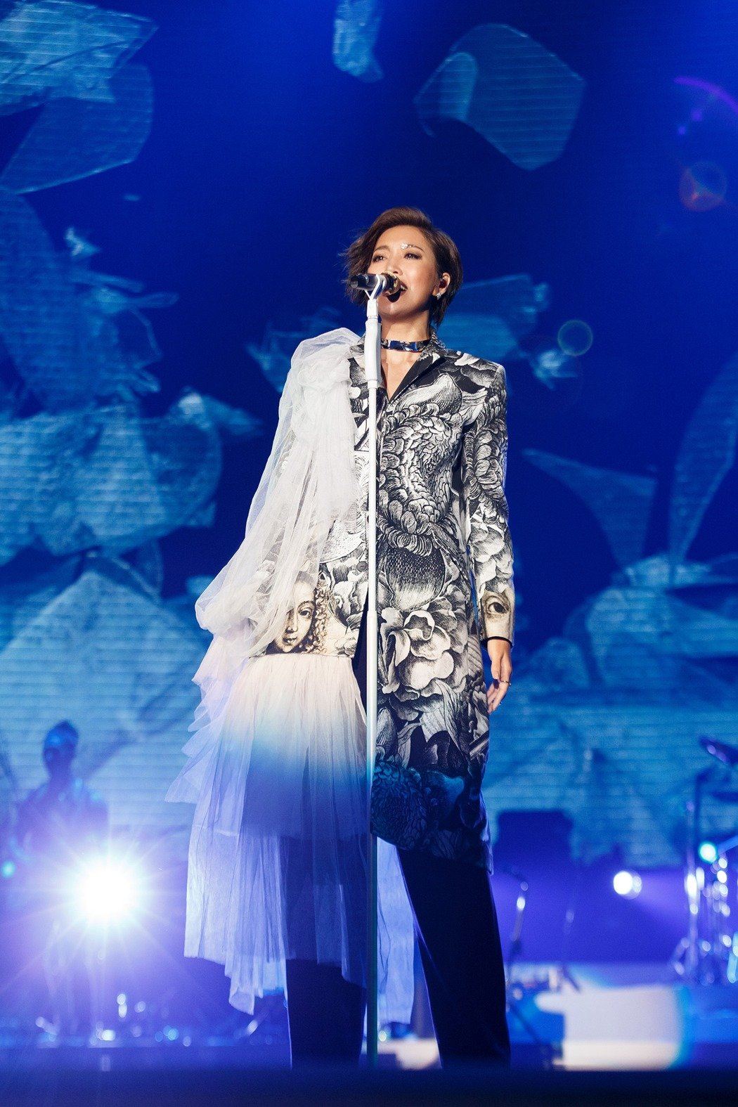 开票一天售出半场门票!a-lin 云顶演唱会创下票房佳绩