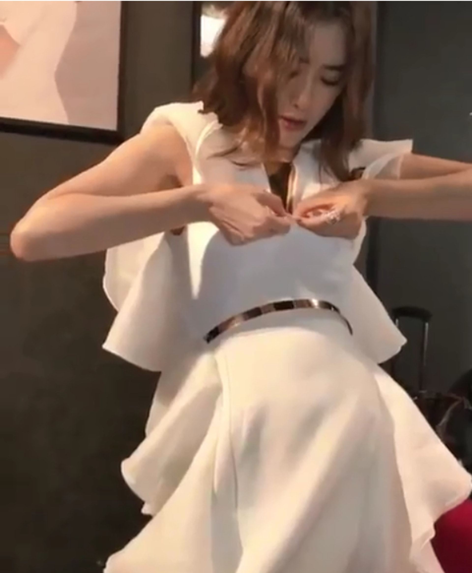 秦岚做内衣品牌代言人！网友：皇后跨出人生一大步了