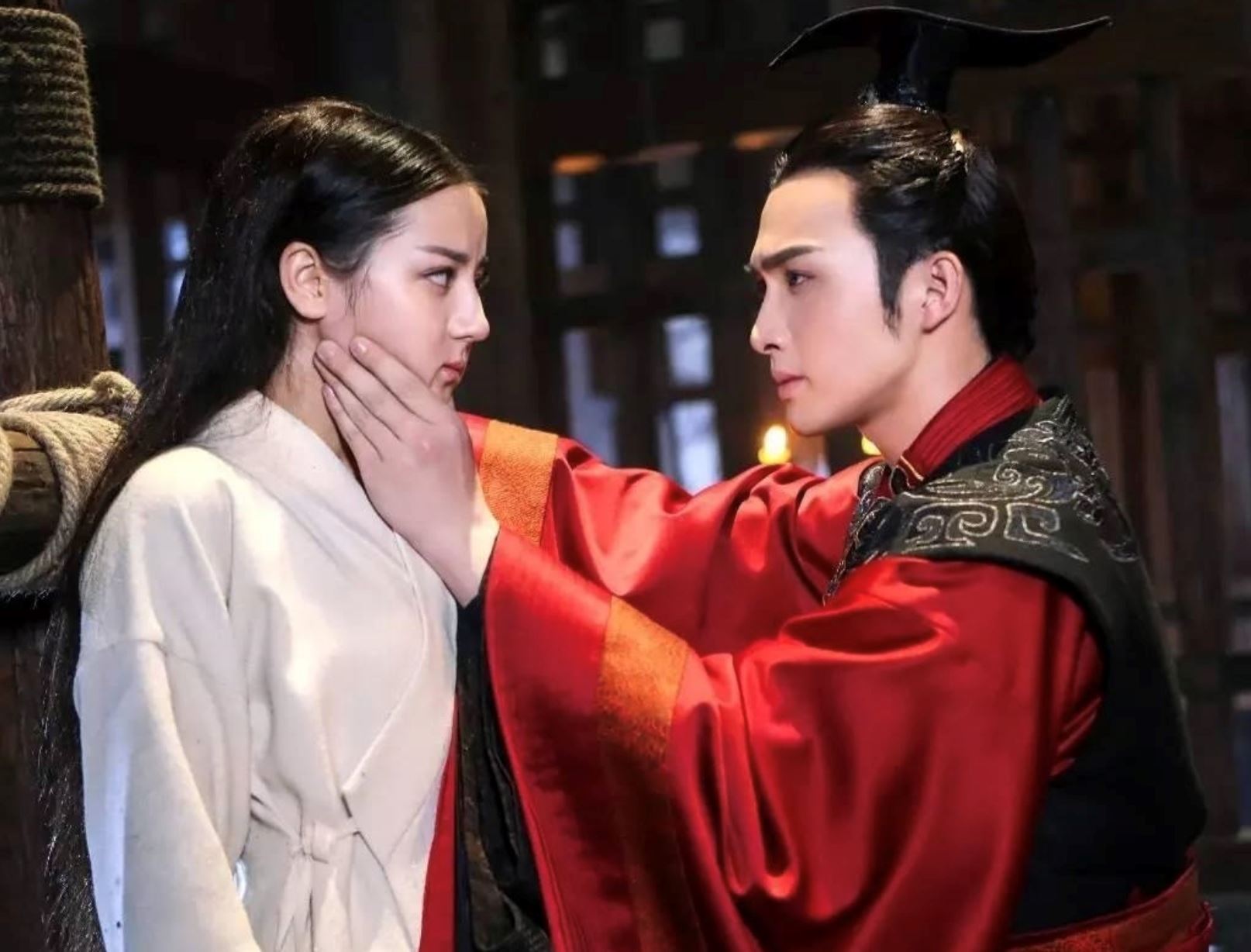 女神也会被拒爱!迪丽热巴曾10次表白男生?!