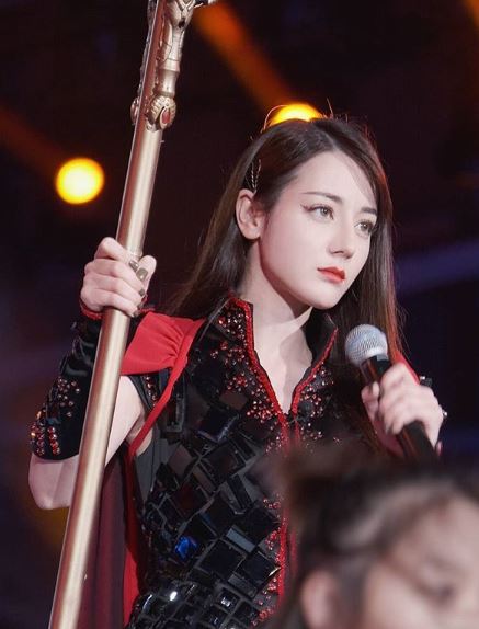 【影片】迪丽热巴开金口挑战《骑士精神》！网友反应极端