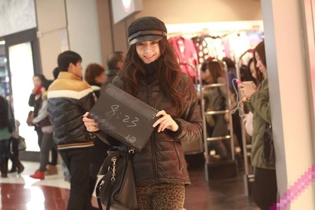 迪丽热巴大学街拍曝光！网友赞爆：纯天然美女