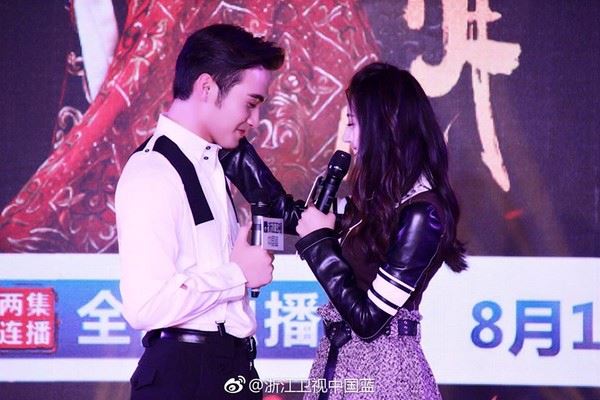 迪丽热巴学秦王撩妹 竟然对张彬彬这么做...